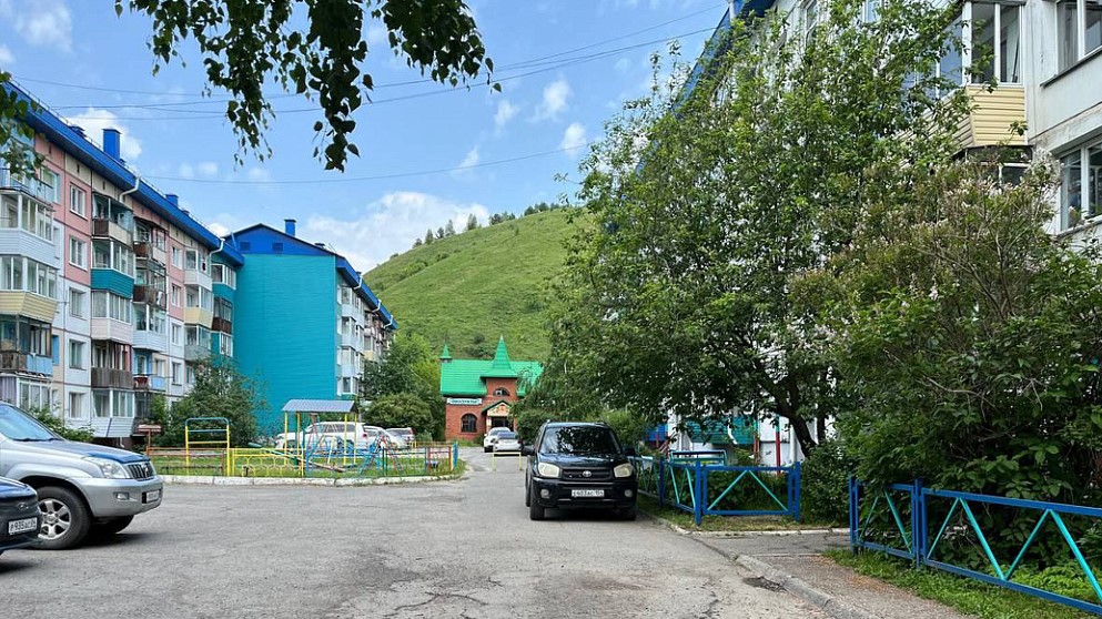 В Горно-Алтайске названы многоквартирные дома, рядом с которыми реновируют дворы В Горно-Алтайске названы многоквартирные дома, рядом с которыми реновируют дворы