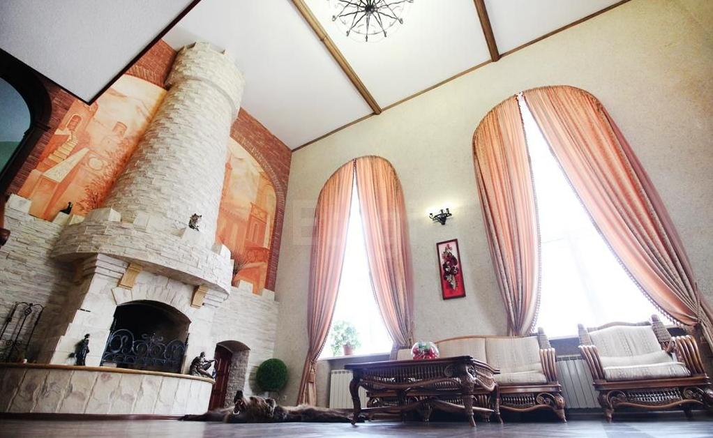 Коттедж со сторожевой башней продают в Барнауле Коттедж со сторожевой башней продают в Барнауле