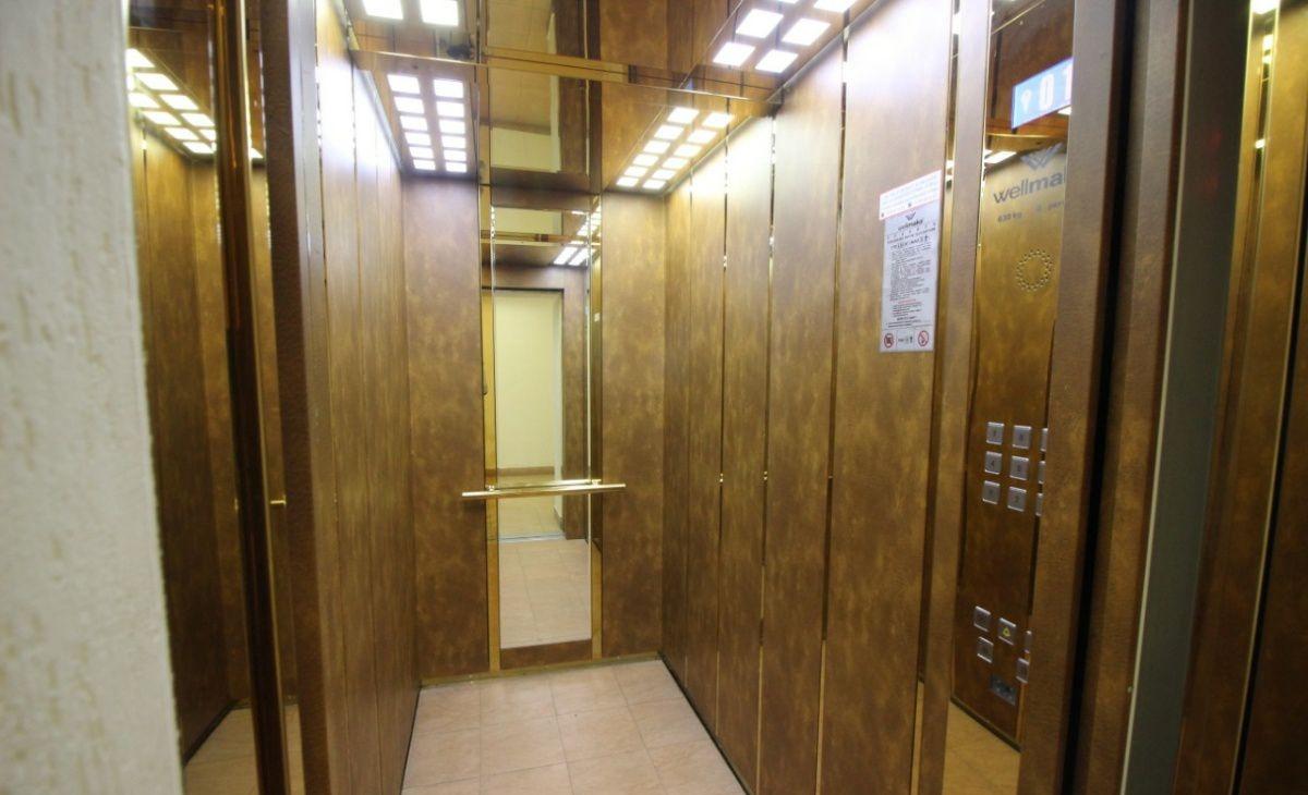 Квартиру в доме с «золотым умным лифтом» продают в Барнауле Квартиру в доме с «золотым умным лифтом» продают в Барнауле