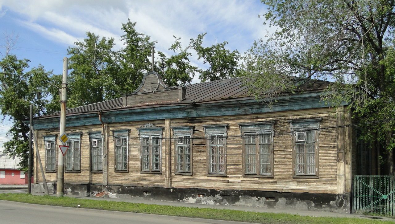 Еще одно здание-памятник в центре Барнаула выставили на аукцион Еще одно здание-памятник в центре Барнаула выставили на аукцион