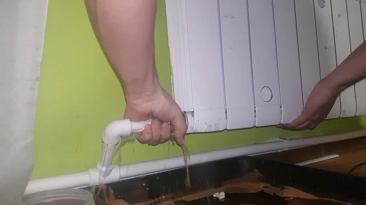 Барнаульским сиротам выдали непригодные для проживания новостройки