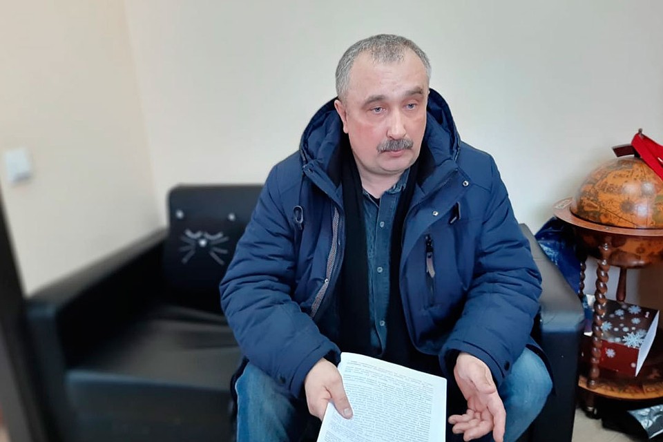 У барнаульской семьи с несовершеннолетним ребенком отнимают квартиру У барнаульской семьи с несовершеннолетним ребенком отнимают квартиру