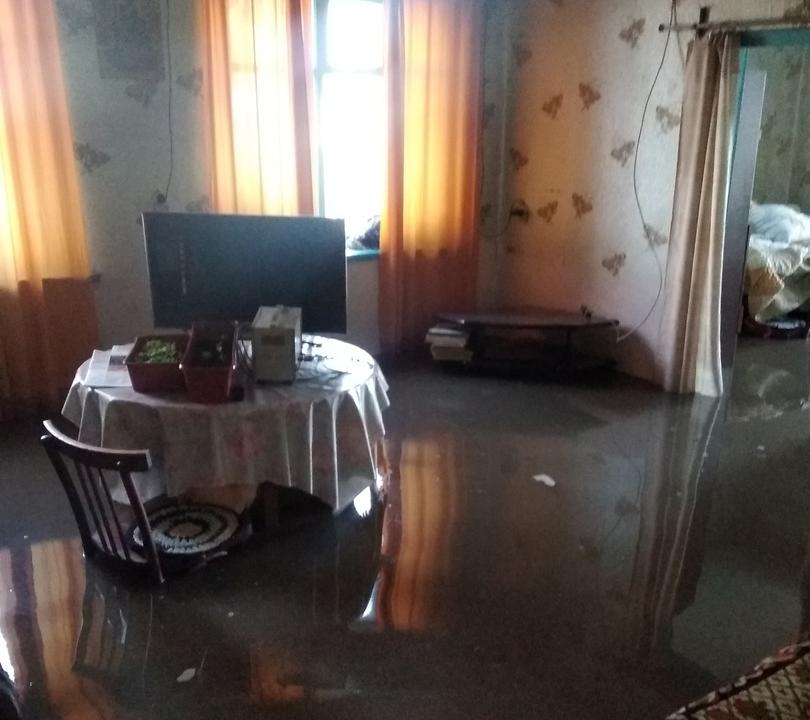 В Алтайском крае паводковые воды топят дома В Алтайском крае паводковые воды топят дома