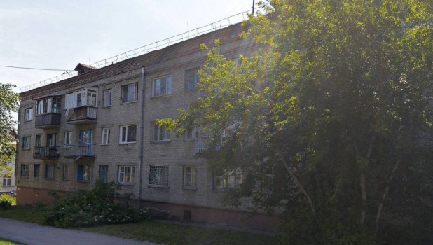 Барнаульский бизнесмен купил общежитие с людьми в Новосибирске Барнаульский бизнесмен купил общежитие с людьми в Новосибирске