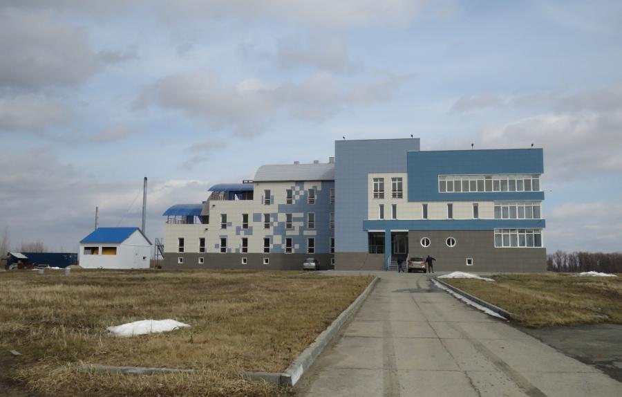 Гостиницу с причалом на барнаульском острове выставили на торги Гостиницу с причалом на барнаульском острове выставили на торги